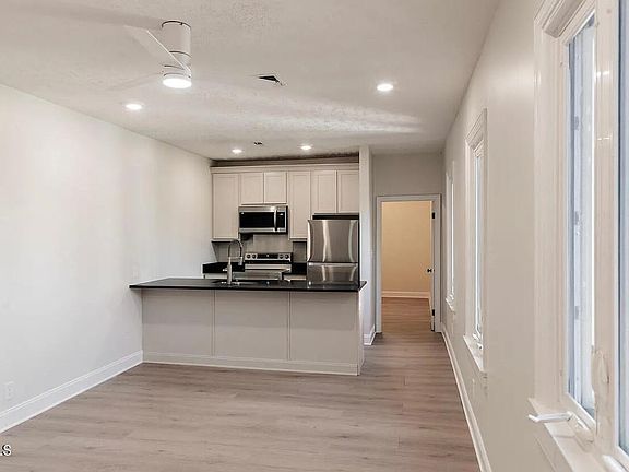 4th image of 701 W Locust St APT 30