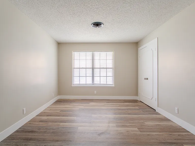 621 S Hayes St #7 — Photo 3