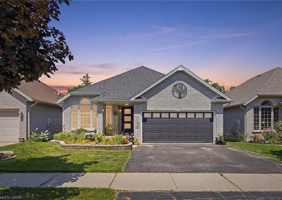 1st image of 40 Maich Cres