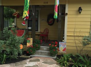 808 E Austin St, Luling, TX 78648