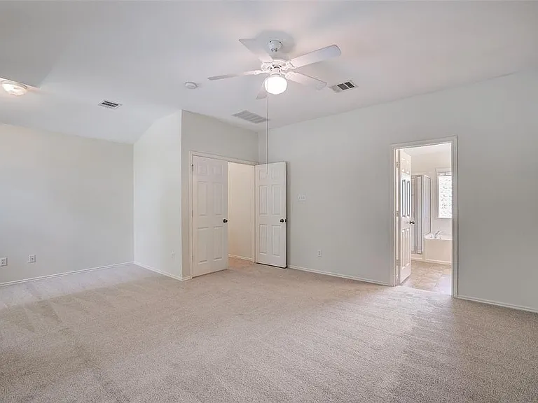 1115 Rawhide Trl — Photo 69