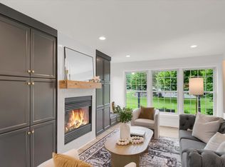 1113 Timber Cir, Chaska, MN 55318