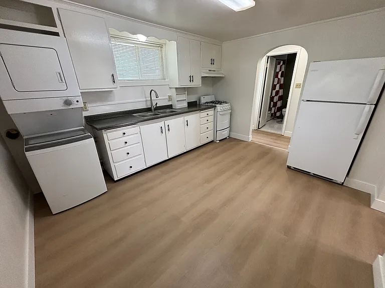 850 S Lake St #3 — Photo 9