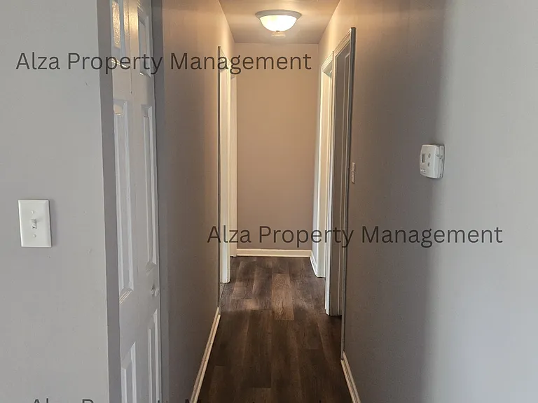 828 Poplar Ln — Photo 14