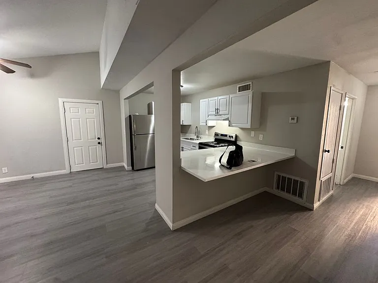 5237 Garden Ln — Photo 3