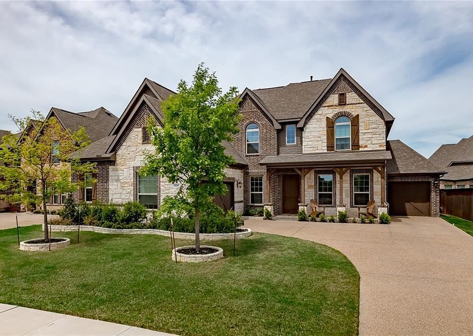 1st image of 2897 Redfern Dr
