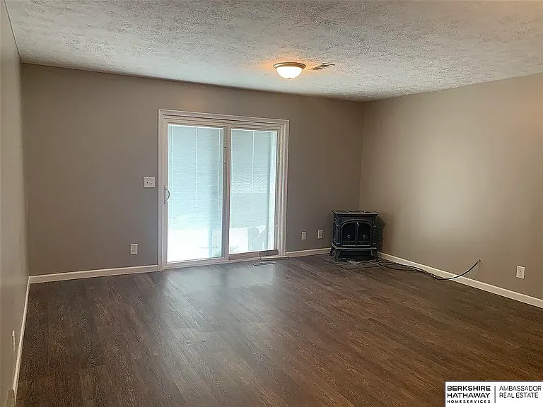 11336 Camden Ave — Photo 5