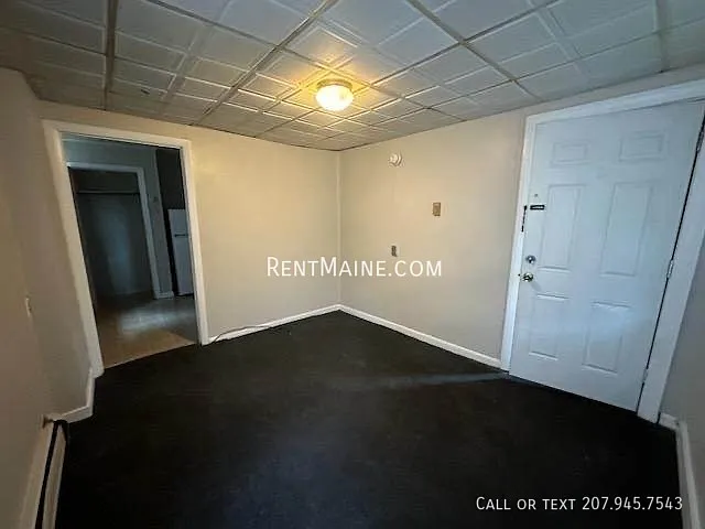 Studio, $975 — Photo 3