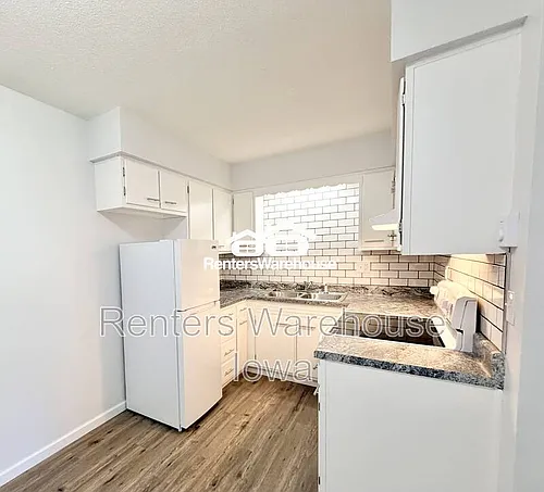 211 S Green St Photo 1
