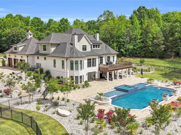 1430 Rosehill Dr, Waxhaw, NC 28173