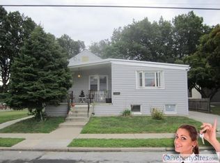 220 Powhattan St, Lester, PA 19029