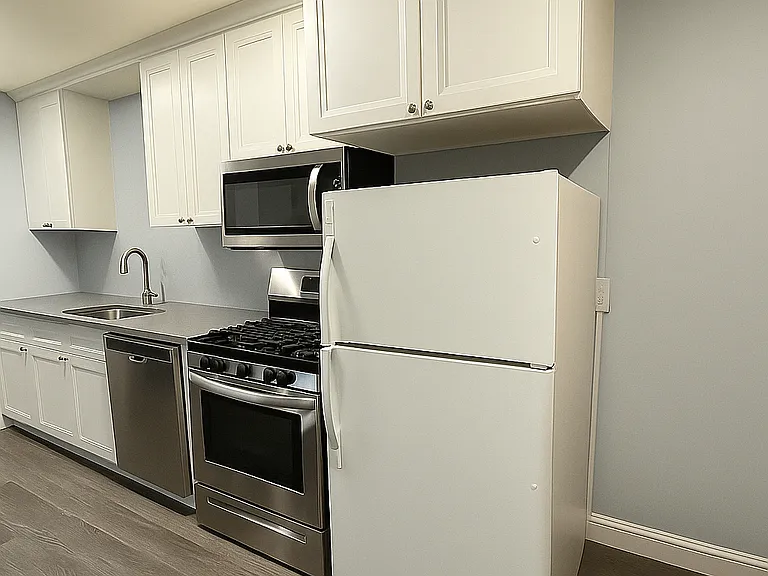 511 Franklin Ave #A4 — Photo 2