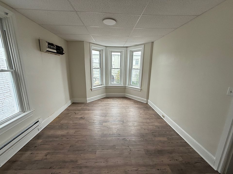 1st image of 34 S Mulberry St #4