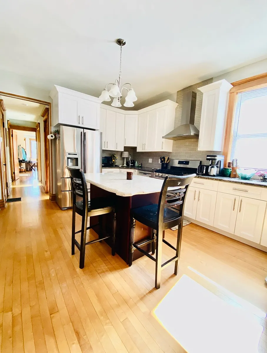Building Photo - 1046 N Oakley Blvd #2