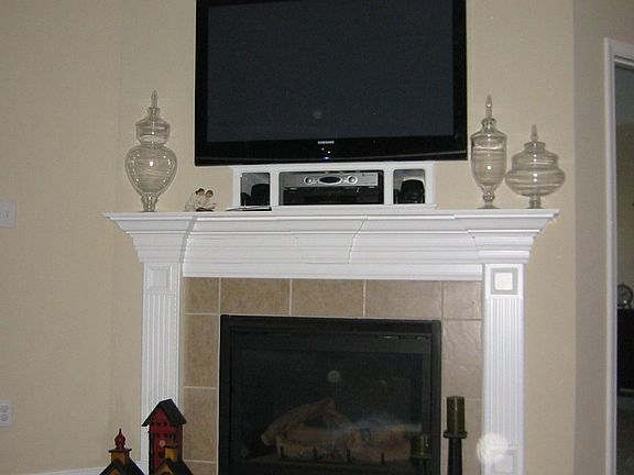 2nd image of 5544 Beverly Square Way