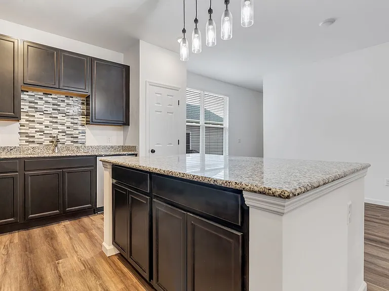 710 Alban Aly — Photo 12
