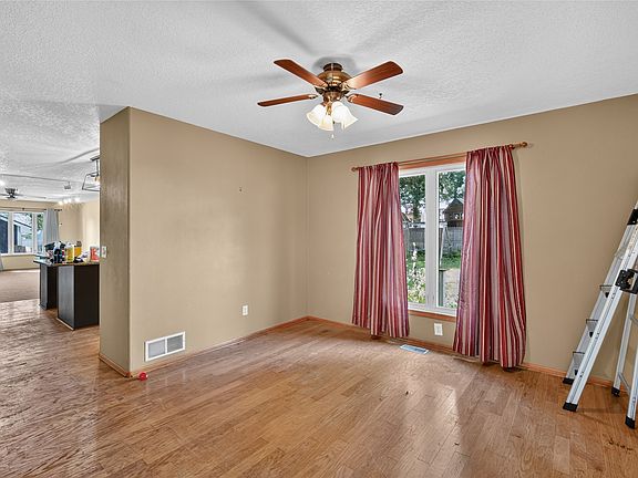 5th image of 2524 E Leach Ave