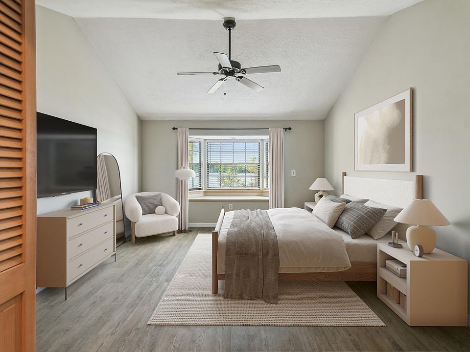 Master Bedroom suite - downstairs