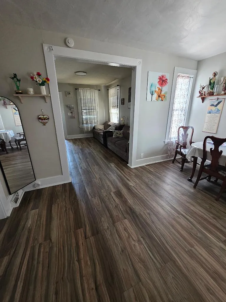 3 bed, 1000 sqft, $1,300 — Photo 4