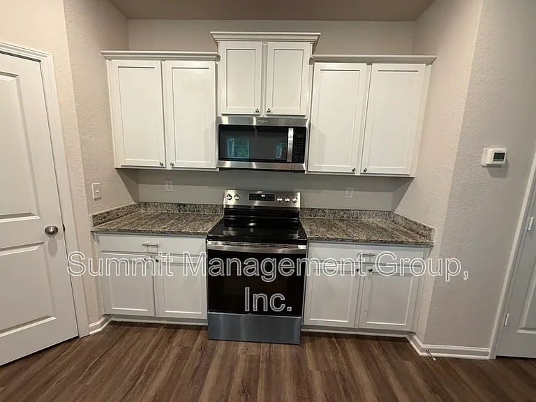 219 Limestone Cir — Photo 9