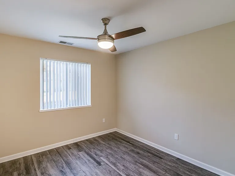 1306 E Miller Road 6114 Beechfield Dr — Photo 7