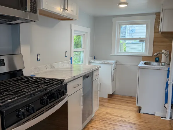 129 E Main St, Gloucester, MA 01930