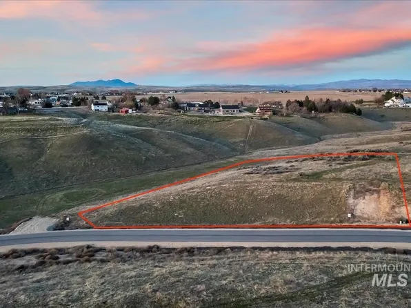 8134 Quail Hollow Dr, Middleton, ID 83644