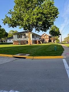 5th image of 4713 Ontario St