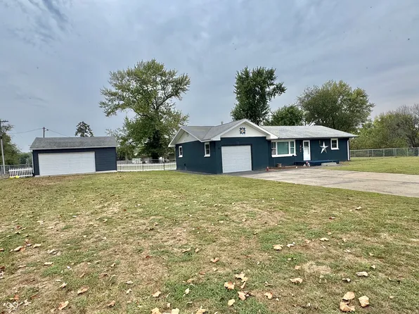 729 N Monroe St, Montezuma, IN 47862