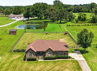 530 Thompson Ln, Portland, TN 37148