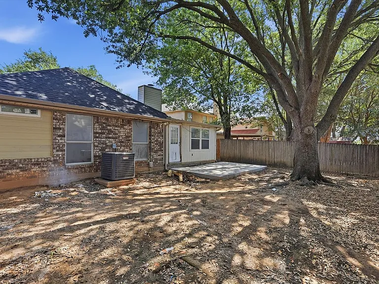 8812 Sabinas Trl — Photo 47