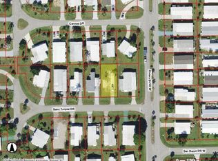 2 Saint Tropez Dr, Naples, FL 34112