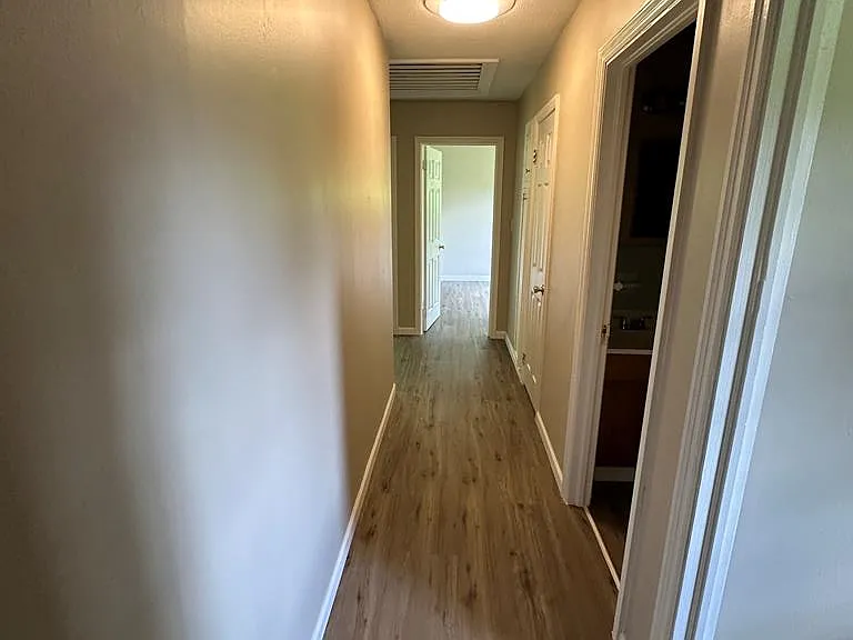 1018 Cherokee St — Photo 9