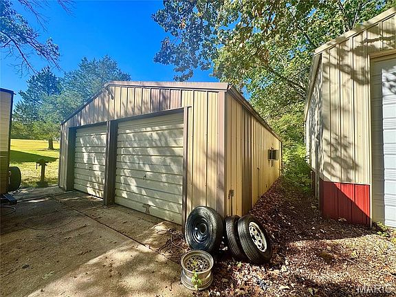 3rd image of 26198 Woodridge Dr