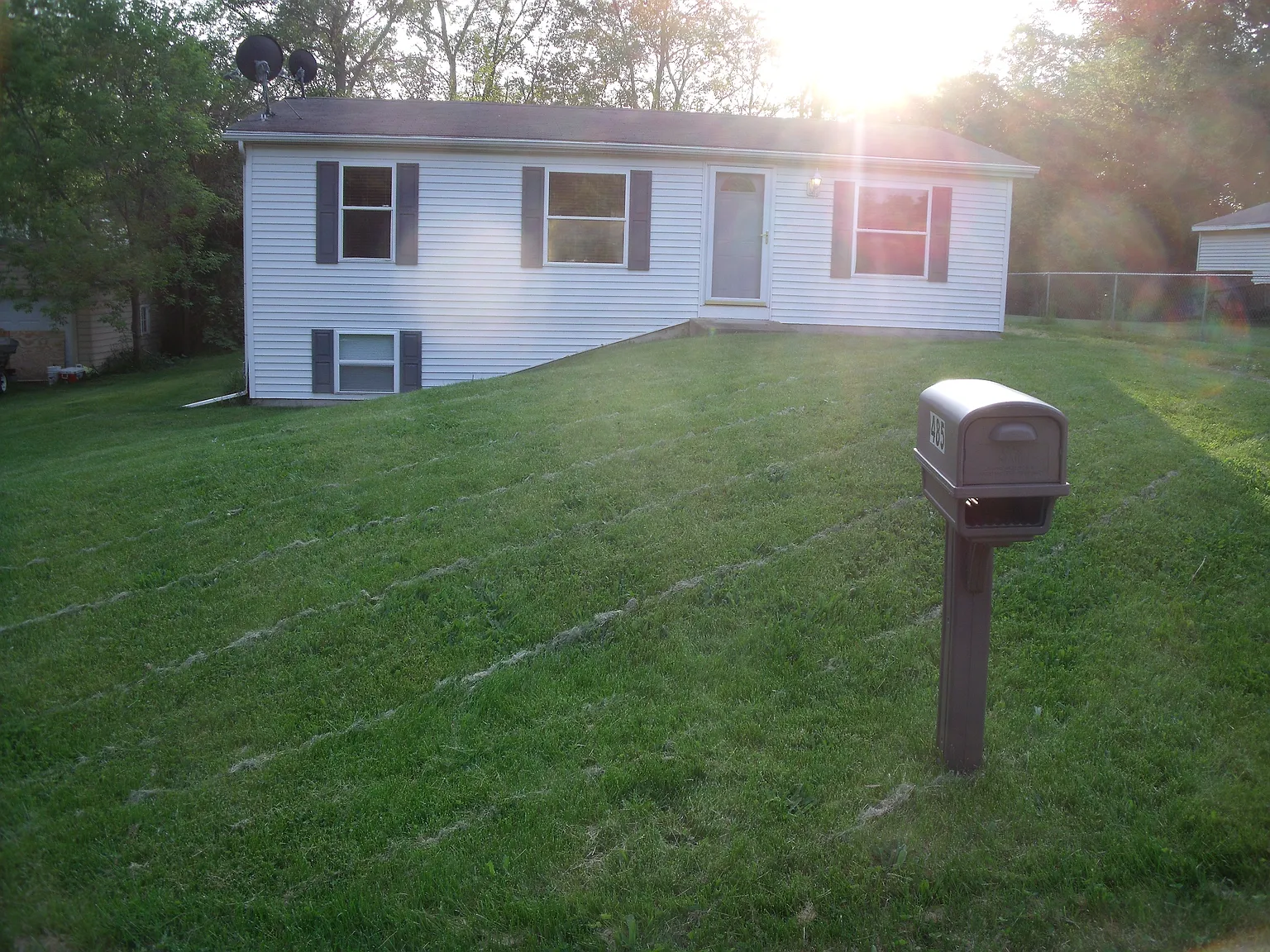 485 Daniel St photo 1