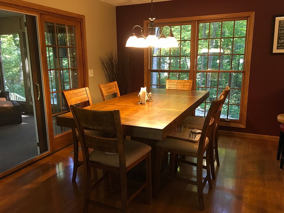 Breakfast nook