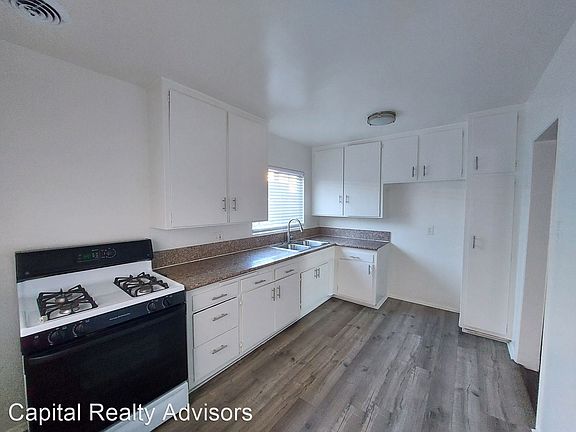3rd image of 465 E 55th St APT 3
