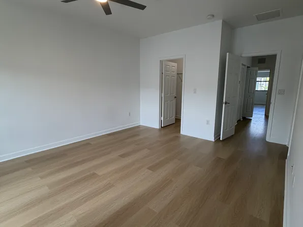 10468 NW 61st Ln, Doral, FL 33178