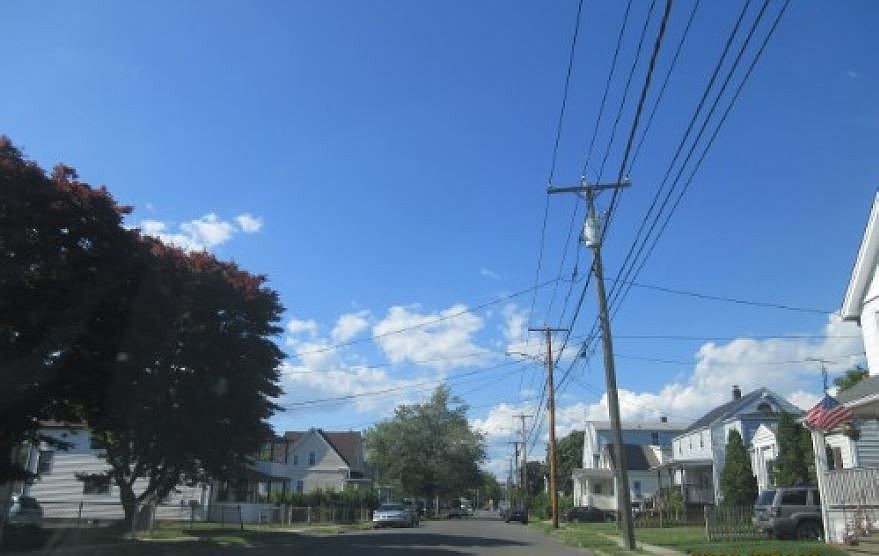 2nd image of 455 Burritt Ave