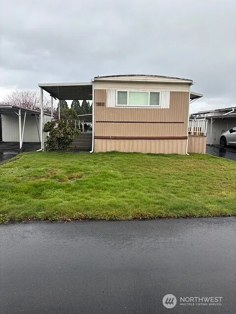 1137 Spruce Drive photo 1