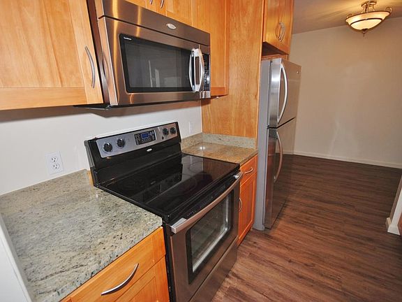3rd image of 1222 Oak Grove Ave APT 308