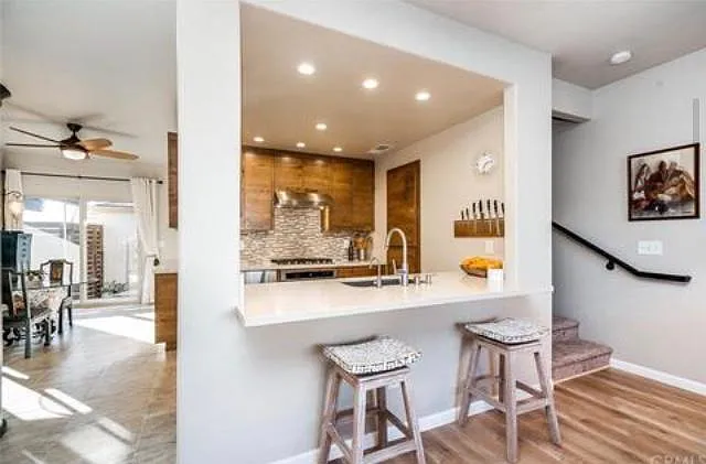 3 bed, 1500 sqft, $2,400 — Photo 2