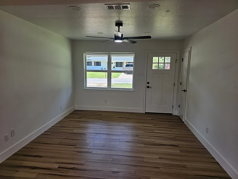 108 Beverly Dr — Photo 15