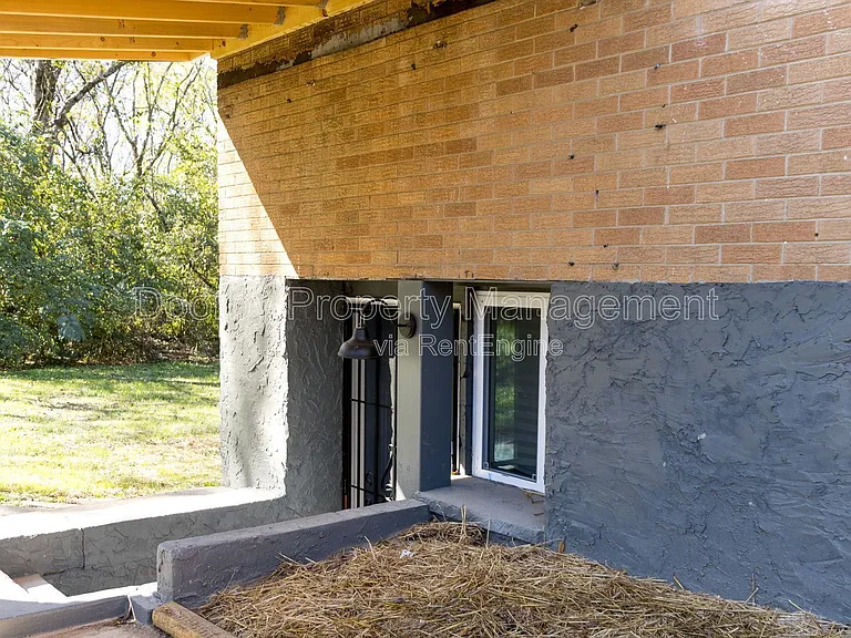 1714 Portland St #C — Photo 9