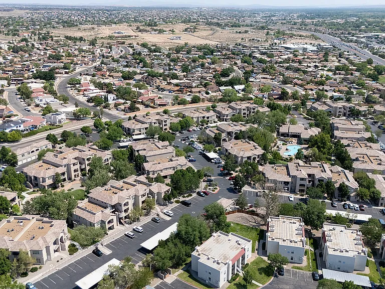 6200 Montano Plaza Dr NW Albuquerque, NM-66