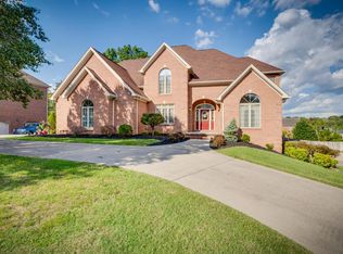 1056 Sussex Dr, Kingsport, TN 37660