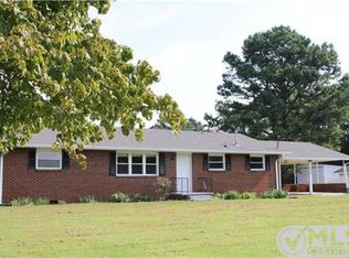3176 Kinneys Rd, Cedar Hill, TN 37032