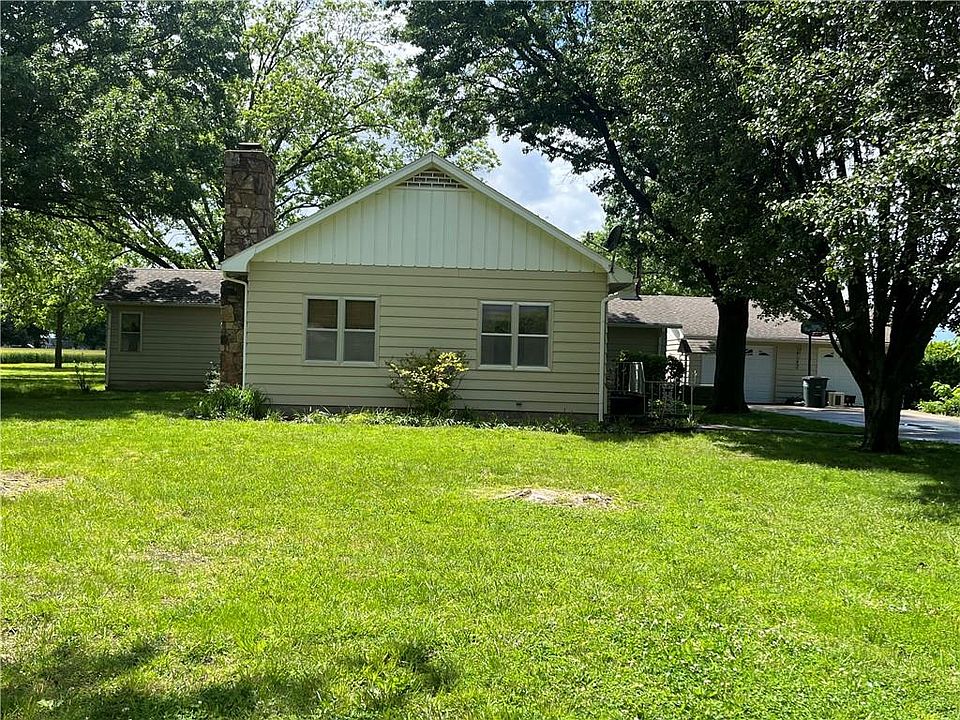 1st image of 801 S Carbon St
