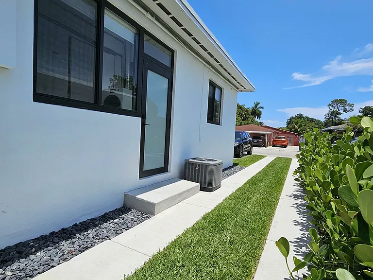 side lawn