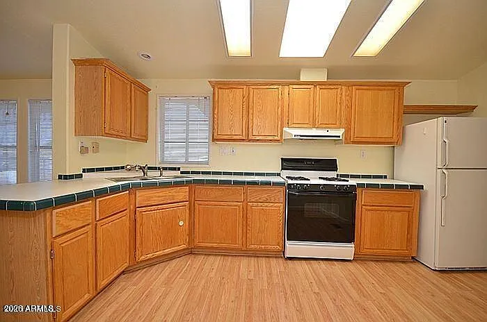 18234 E County Down Dr — Photo 6